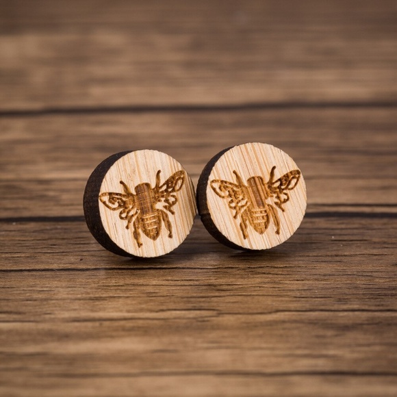 "Bee-utiful Bees" Vintage Bee Wooden Stud Earrings - Picture 2 of 3